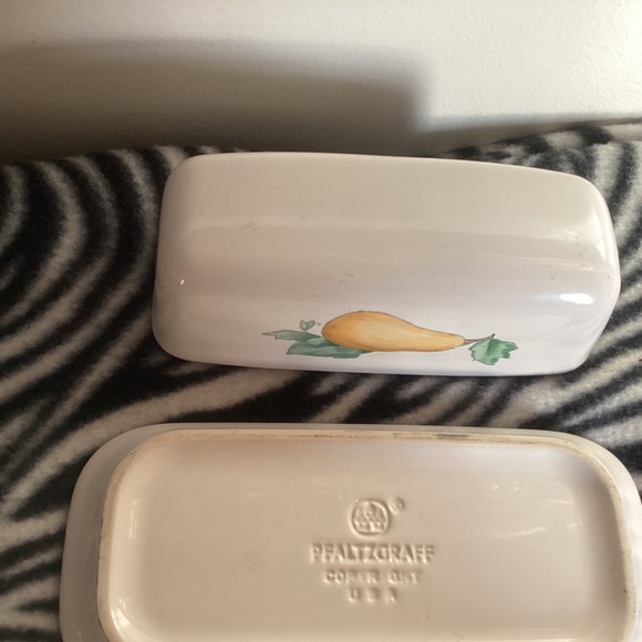 Pfaltzgraff 1/4 Pound Butter Dish plus SALT and PEPPER set - Picture 4 of 8